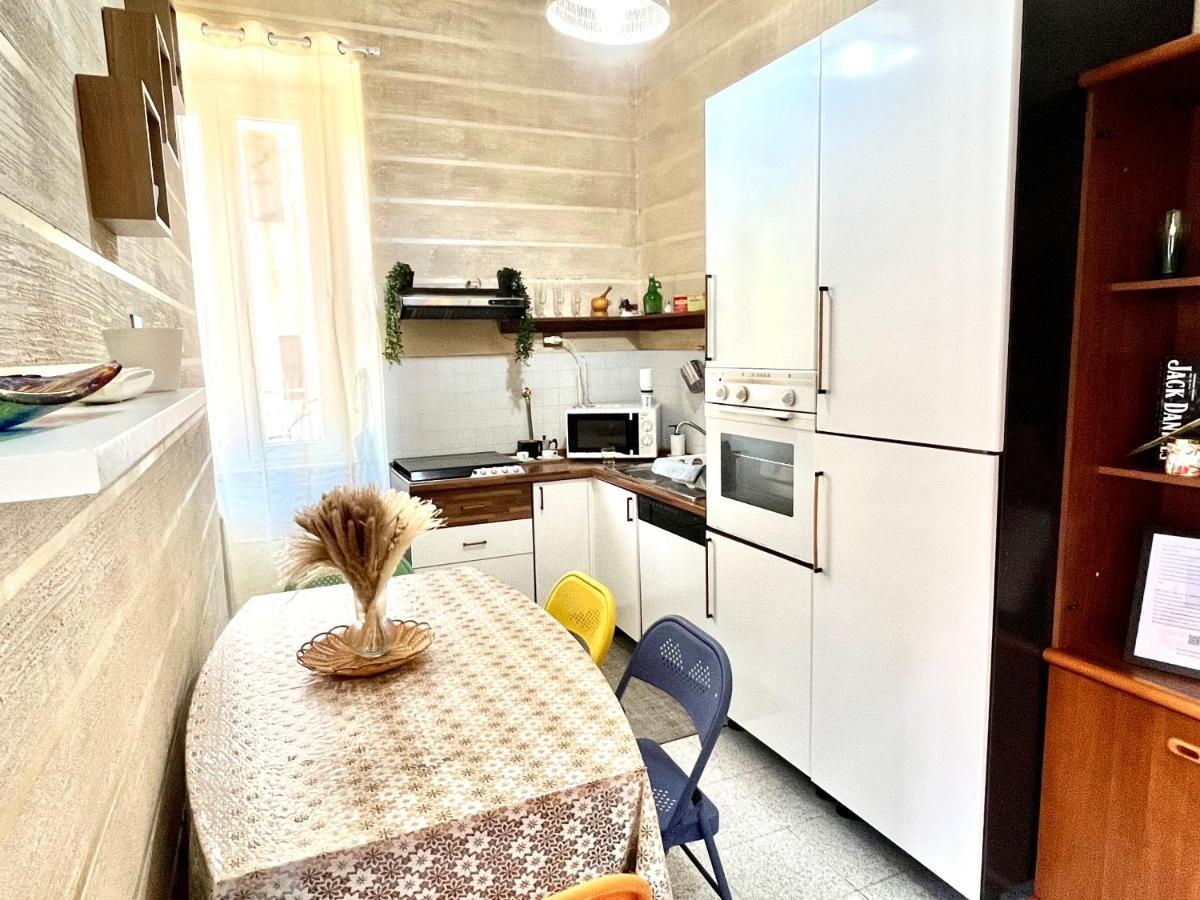 Romuhouse Economy Apartment Metro B Exteriér fotografie